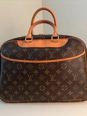 Louis Vuitton Monogram Deauville Vanity Bag-Excellent! Looks Unused!